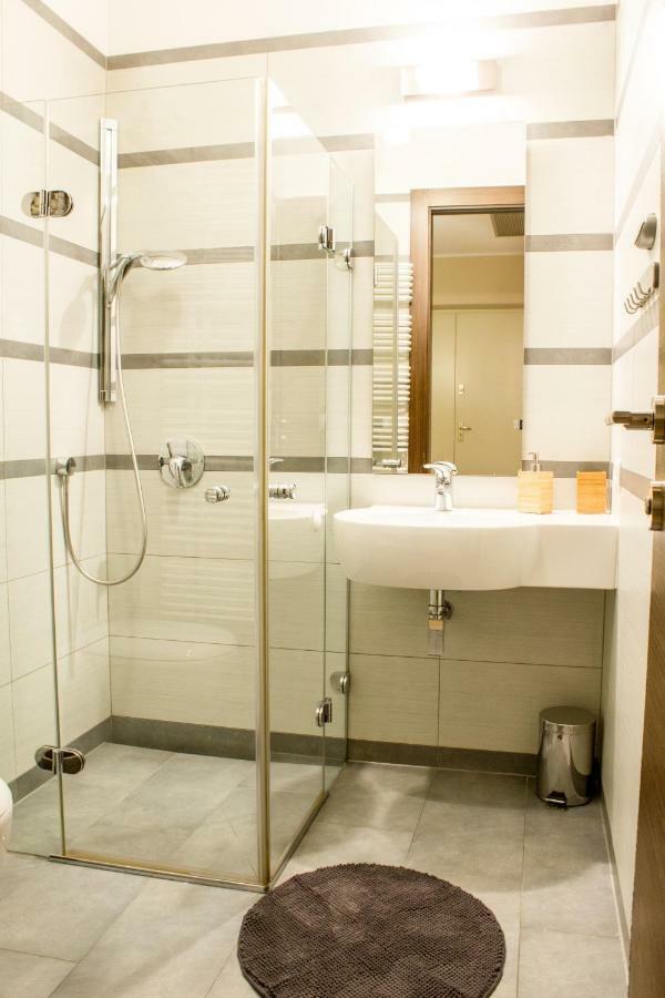 Sauna Luxurious Apartment 克拉科夫 外观 照片